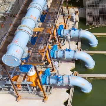 Agricultores lesados por seca em Itália obtêm água com solução de aluguer de bomba Xylem